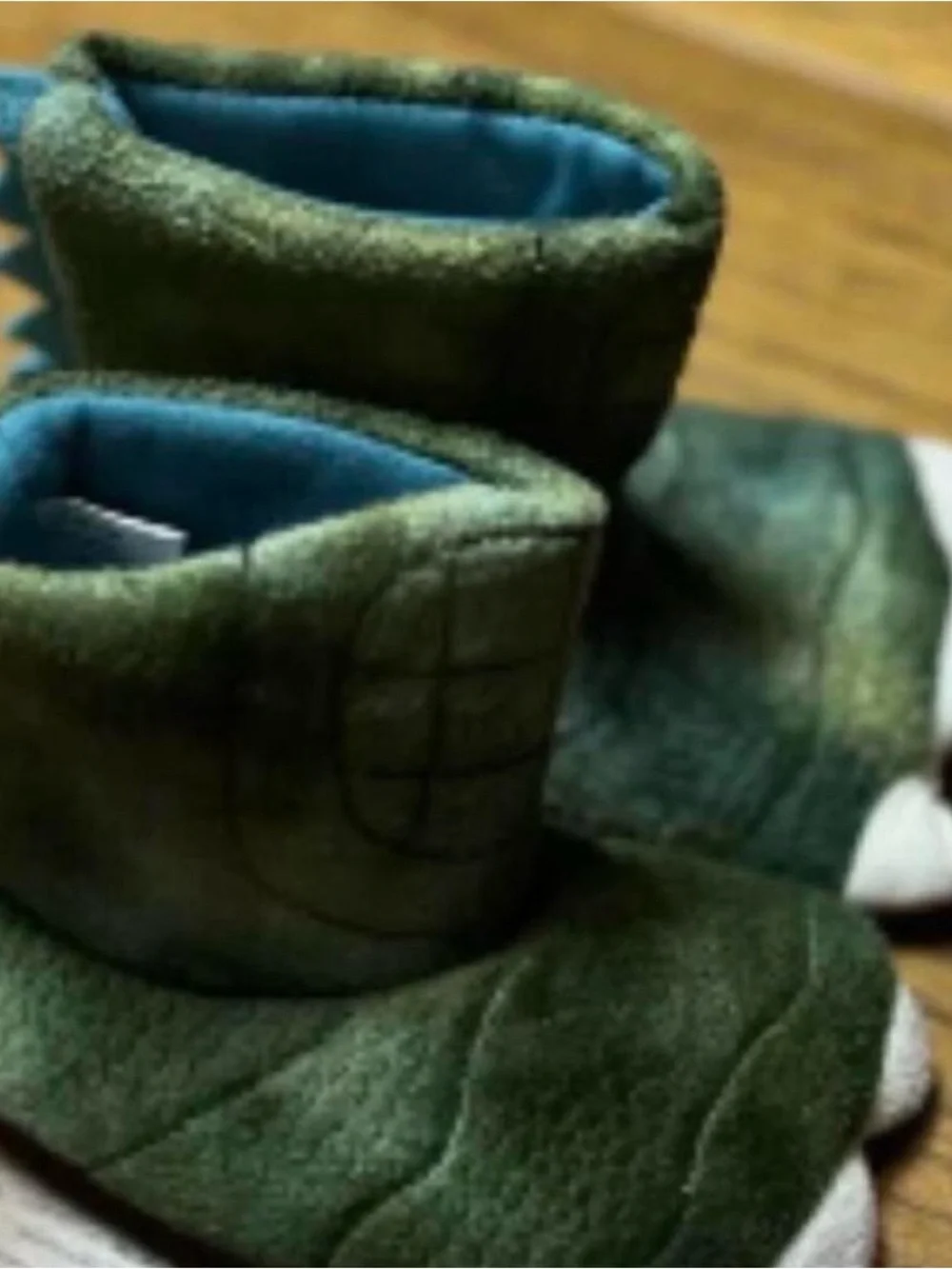 Cat & Jack Toddler Boys Green Dinosaur Claw Feet Slipper Boots Size 12-24 Months